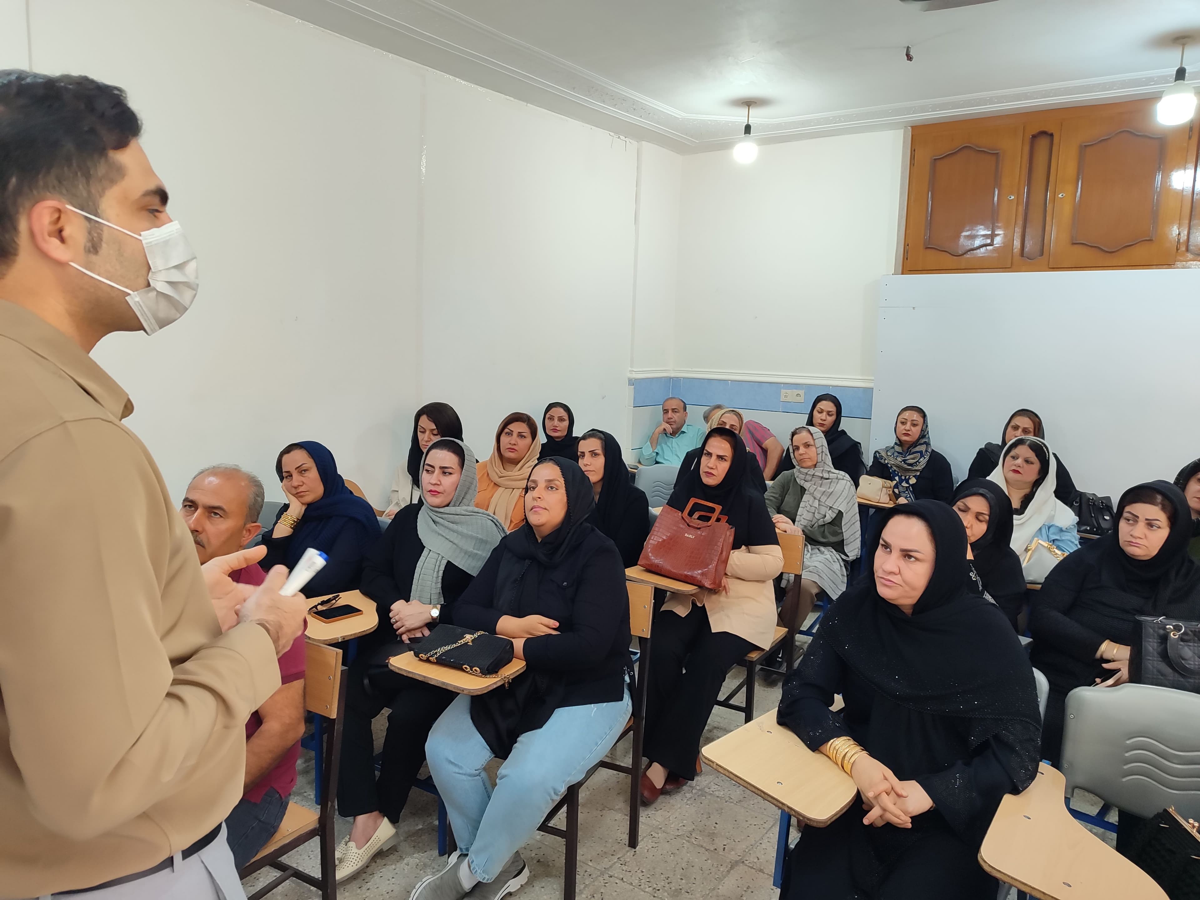 جلسه مشاوره ای با اولیا